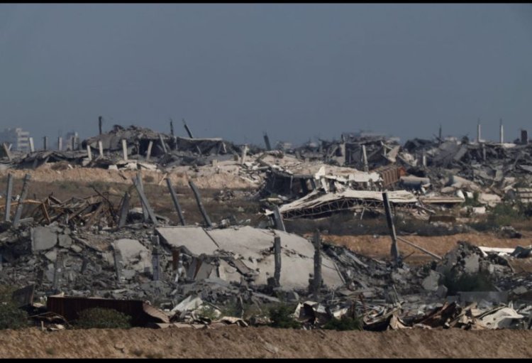 ISREALI STRIKE HITS GAZA HOSPITAL, JOURNALISTS AND RESCURERS AMONG DEAD