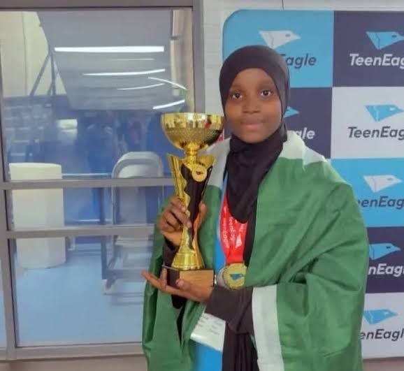 FG Rewards World’s Best English Champion with Just ₦200k — Nigerians React